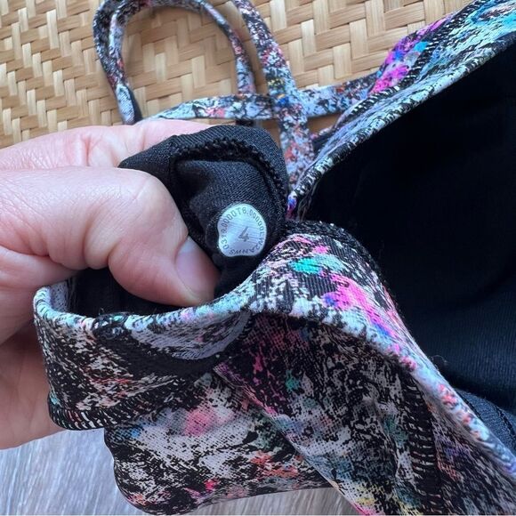 Lululemon energy sports bra in vitalize multi color print Women’s Size 4 - Picture 4 of 5